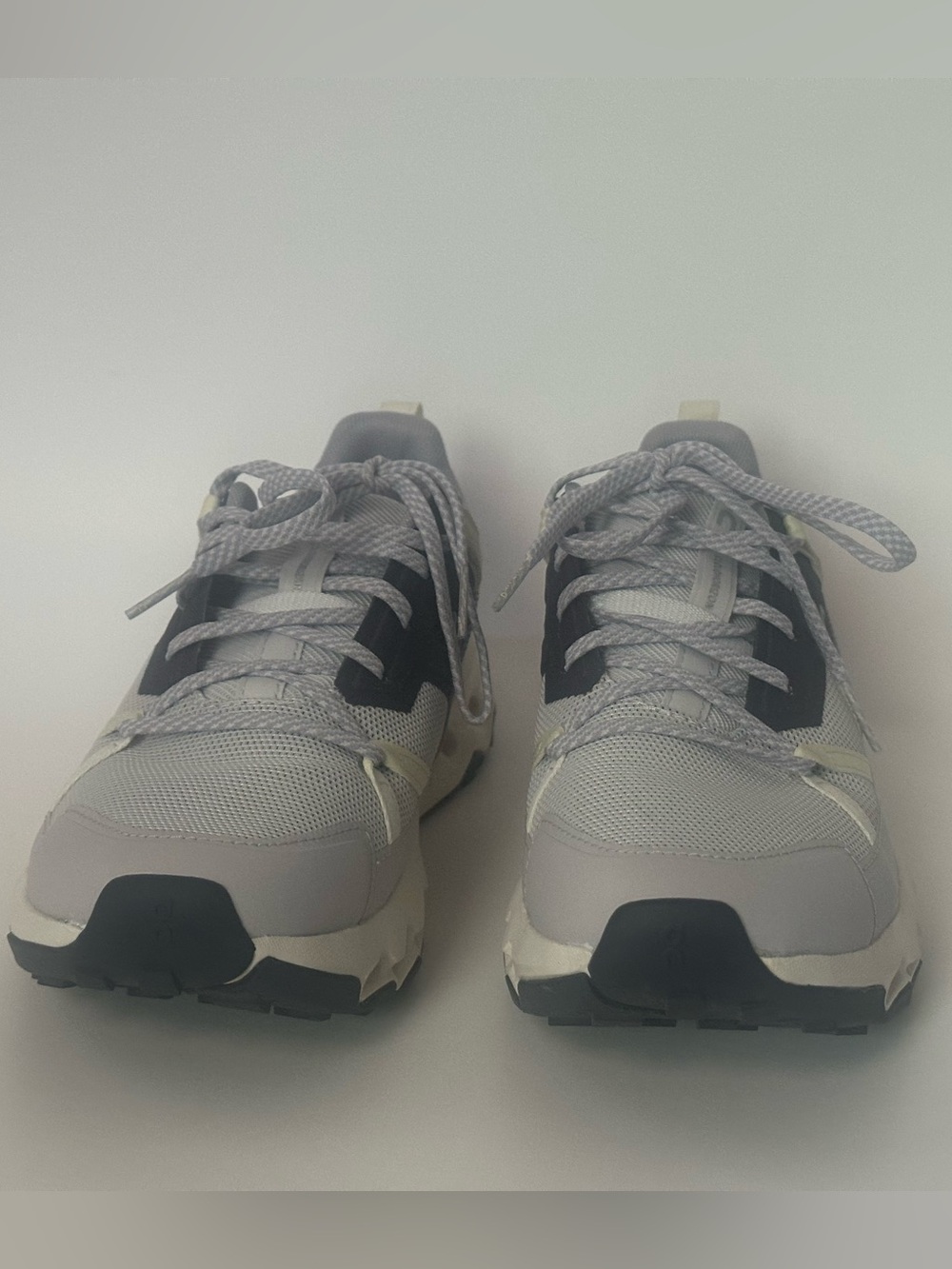 On Running Cloudhorizon Lavender/ivory Hiking Women’s shoes (size 6) - Picture 3 of 6